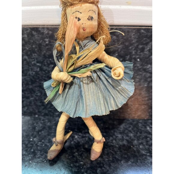 Vintage Handmade Corn Husk Doll 2 Layer Blue Beige Skirt Holding Flower Bouquet - Picture 3 of 9